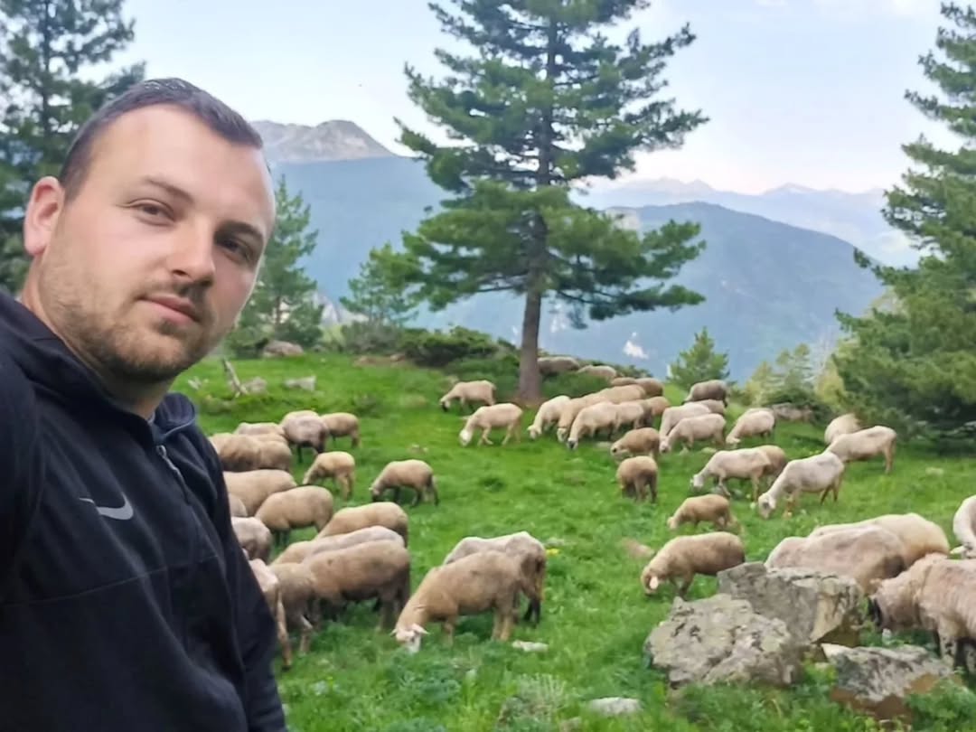 Mladi farmer Radoš Jašović selo Baća Murina