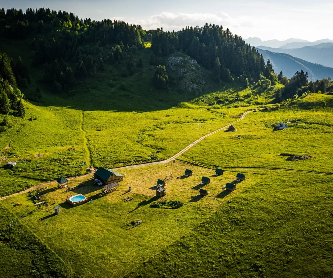 Planina bjelasica, Kamp Janketić, na vrhu planine