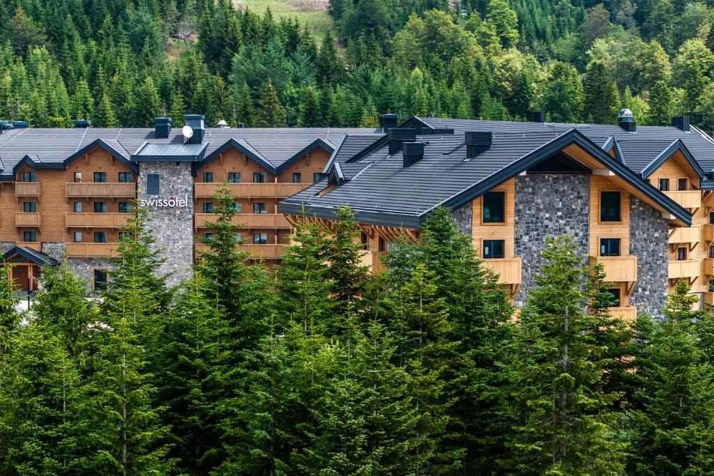 Swiss Hotel iz drona