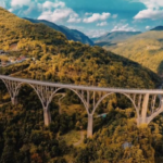 IZMJENA REŽIMA SAOBRAĆAJA NA PUTU PLJEVLJA-ŽABLJAK ZBOG RADOVA NA REKONSTRUKCIJI MOSTA NA ĐURĐEVIĆA TARI