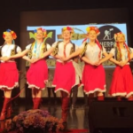 VIŠE OD 1.300 FOLKLORAŠA U MOJKOVCU: ” ZLATNI ĆEMER”, SPOJIO TRADICIJU, PRIJATELJSTVO I KULTURU REGIONA