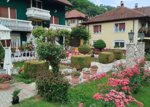 DVORIŠTE KASUMOVIĆA PRAVI ZEMLAJSKI RAJ